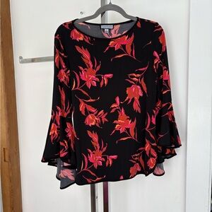 Sam and Jess Elegant Black Blouse with Vibrant Pink Floral Pattern Size Small